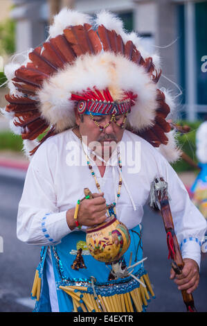 Native American beteiligt sich an der Parade Helldorado Tage statt in Las Vegas Stockfoto