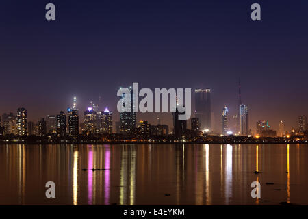 Mumbai-Skyline bei Nacht. Stockfoto