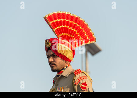 ATTARI, Indien, 30. November 2013 - tägliche Grenze Abschlussfeier am Attari-Wagah, Indo-pakistanischen Grenze. Stockfoto