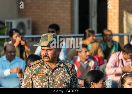 ATTARI, Indien, 30. November 2013 - tägliche Grenze Abschlussfeier am Attari-Wagah, Indo-pakistanischen Grenze. Stockfoto