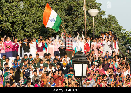 ATTARI, Indien, 30. November 2013 - tägliche Grenze Abschlussfeier am Attari-Wagah, Indo-pakistanischen Grenze. Stockfoto