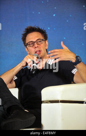 Singapur. 10. Juli 2014. Regisseur James Gunn des amerikanischen Films "Guardians of the Galaxy" besucht eine Pressekonferenz in Singapur Marina Bay Sands Expo am 10. Juli 2014 als Teil ihrer Süd-Ost-Asien-Medien-Tour. Bildnachweis: Dann Chih Wey/Xinhua/Alamy Live News Stockfoto