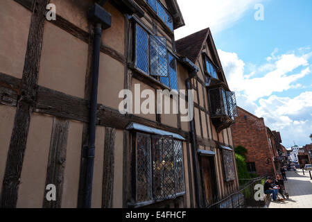 Der Haupteingang des Shakespeares Geburtsort. 16. Jahrhundert historischen Haus in Henley Street. Stratford-upon-Avon UK England Stockfoto