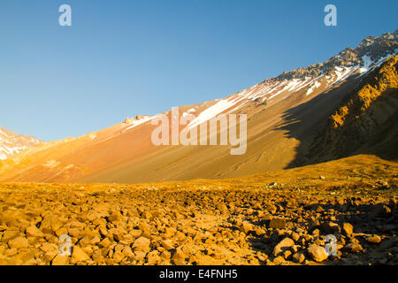 Cajon del Maipo in der Nähe von Embalse El Yeso Reservoir, Anden, Chile Stockfoto