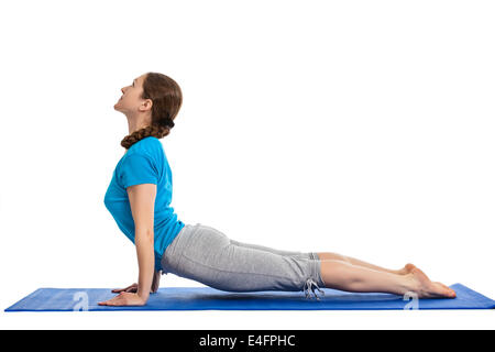 Yoga - Yoga-Lehrer junge schöne Frau dabei nach oben mit Blick auf Hund darstellen (zurück biegen) (Urdhva Mukha Svanasana) Asana-Übung Stockfoto