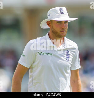 Nottingham, UK. 10. Juli 2014. Stuart Broad von England während zwei Tag das erste Testspiel zwischen England V Indien bei Trent Bridge Ground, am 10. Juli 2014 in Nottingham, England. Bildnachweis: Mitchell Gunn/ESPA/Alamy Live-Nachrichten Stockfoto