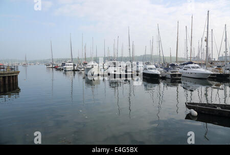 Boote in Falmouth Harbour Stockfoto