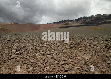 Cajon del Maipo y Stausee Embalse El Yeso, Anden, Chile. Stockfoto