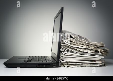 Internet und elektronische Online-news Stockfoto