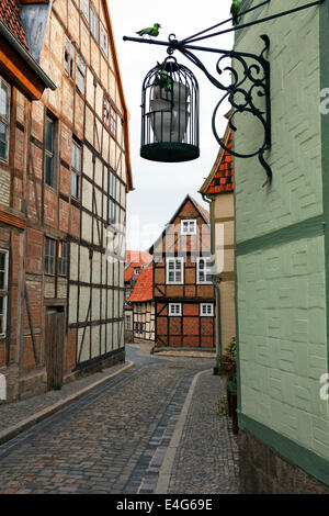 Mittelalterliches Fachwerk Häuser am Finkenherd in der Stadt Quedlinburg, Sachsen-Anhalt, Deutschland Stockfoto