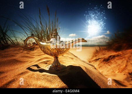Aladdins Genie Wunderlampe Stockfoto