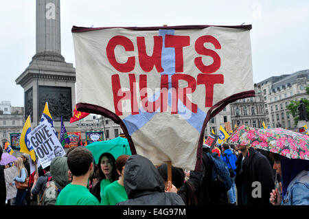 London, UK. 10. Juli 2014. Beschäftigten des öffentlichen Dienstes Bühne Eintägiger Streik und Tausende von ihnen beitreten eine Kundgebung im Zentrum von London. Bildnachweis: Yanice Cesari / Alamy Live News. Stockfoto