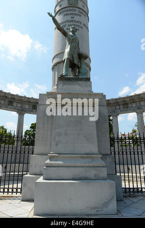 Richmond, VIRGINIA, USA. 7. Juli 2014. 20140707 - das Jefferson Davis Denkmal auf Denkmal-Allee in Richmond, Virginia. © Chuck Myers/ZUMA Draht/Alamy Live-Nachrichten Stockfoto