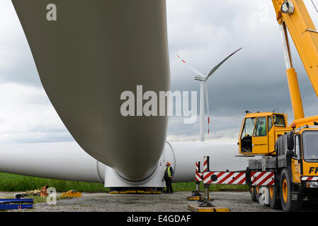 Deutschland Schleswig-Holstein Nortorf, Bau der Windkraftanlage SENVION 3.2M114, Leistung 3,2 Megawatt Stockfoto