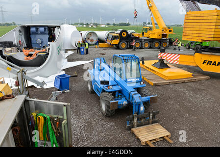 Deutschland Schleswig-Holstein Nortorf, Bau der Windkraftanlage SENVION 3.2M114, Leistung 3,2 Megawatt Stockfoto