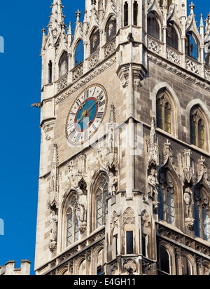 Spitze der Münchner Rathaus Glockenturm in Bayern, Deutschland Stockfoto