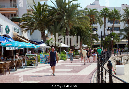 Promenade in Santa Eulalia auf Ibiza Stockfoto