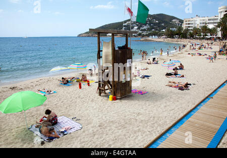 Strand von Santa Eulalia auf Ibiza Stockfoto