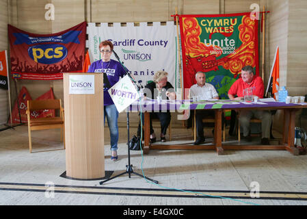 Cardiff, Wales, UK. 10. Juli 2014. Public Sector Streik Eintägiger Streik 10. Juli 2014. Lautsprecher an den Tempel des Friedens, Cardiff Credit: D Legakis/Alamy Live-Nachrichten Stockfoto