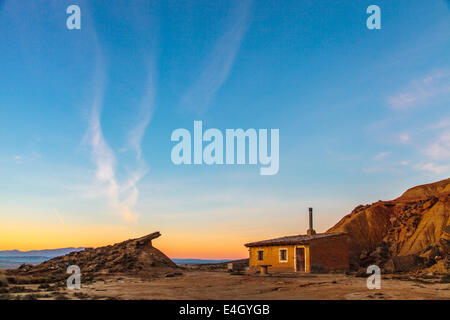 Ein kleines Haus am Bardenas Reales Stockfoto