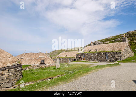 Crofts als Herberge in Na Gearrannan Blackhouse Village restauriert. Garenin, Isle of Lewis, Äußere Hebriden, Western Isles, Schottland, Großbritannien Stockfoto