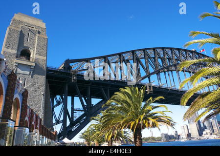 Sydney harbour Bridge gesehen aus dem Norden mit Blick auf Sydney zentraler Geschäftsbezirk, Innenstadt, Sydney, Australien Stockfoto