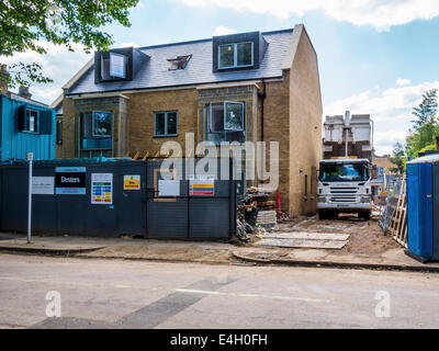 Bau der neuen Gehäuse Entwicklung in größere Clifden Road, Twickenham, London, Großbritannien Stockfoto