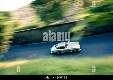 Mercedes 300SL W198 von 1955 an Mille Miglia - Oldtimer-Rennen, Brescia, Italien 2014 Stockfoto