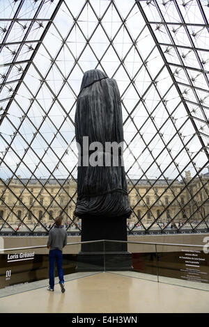 Pyramide des Louvre Museum Paris Frankreich Europa FR Stadt der Lichter Stockfoto