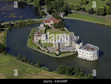 Luftaufnahme von Leeds Castle in Kent Stockfoto