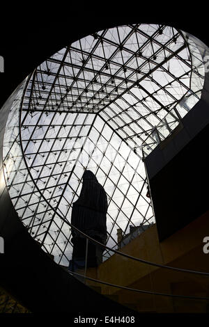 Pyramide des Louvre Museum Paris Frankreich Europa FR Stadt der Lichter Stockfoto