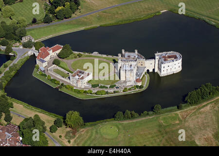 Luftaufnahme von Leeds Castle in Kent Stockfoto