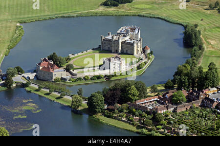 Luftaufnahme von Leeds Castle in Kent Stockfoto