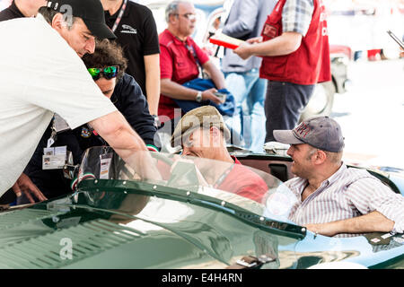 Mark Dixon und Brian Johnson in einem Jaguar C-Type bei Mille Miglia, Classic Car Rennen, Brescia, Italien 2014 Stockfoto