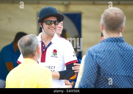 Sandbänke, Bournemouth, UK. 11. Juli 2014. Asahi British Beach Polo Championships Tag 1 Jul 11th. Englands Jamie Morrison. Bildnachweis: Action Plus Sport Bilder/Alamy Live News Stockfoto