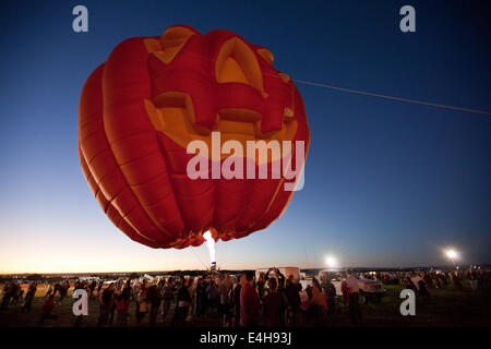 Riesigen Kürbis Heißluftballon Stockfoto