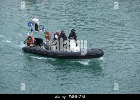 Devon und Cornwall Polizeiboot im Hafen von Looe, Cornwall, Stockfoto