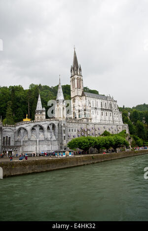 die Basilika unserer lieben Frau in Lourdes Stockfoto