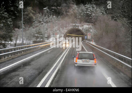 fahren auf Autobahnen Stockfoto