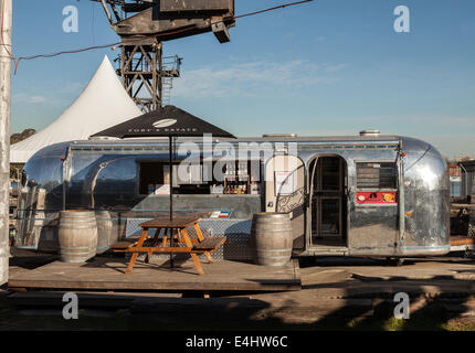 Ein Vintage Airstream Wohnwagen oder Anhänger nun in ein Café umgewandelt Stockfoto