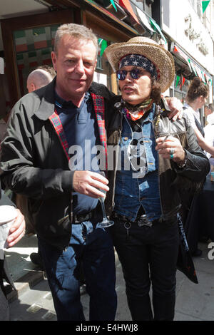 Suggs und Adam Ant bei der 65-Jahr-Feier der Bar Italia in der Frith Street, Soho, London Stockfoto