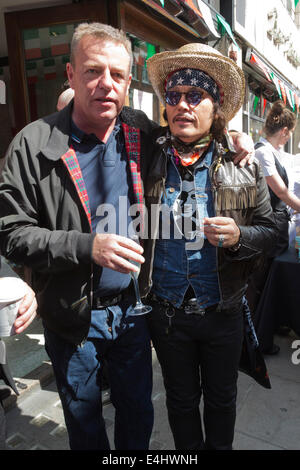 65. Jahrestag von Bar Italia in der Frith Street, Soho, London mit Suggs und Adam Ant Stockfoto