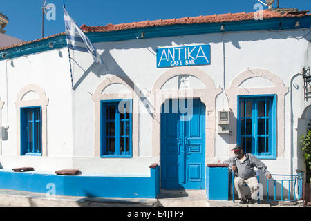Griechenland, Rhodos, Gennadi, Antika Cafe Barin der Dorfgasse Stockfoto