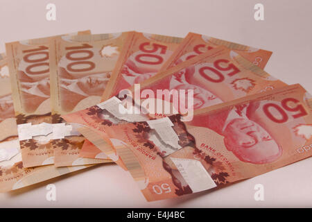 Fan von Kanada, 50 und 100-Dollar-Scheine Stockfoto