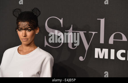 Berlin, Deutschland. 11. Juli 2014. Alina Sueggler der Band Frieda Gold besucht die Michalsky Stylenite bei der Berlin Fashion Week in Berlin, Deutschland, 11. Juli 2014. Foto: Britta Pedersen/Dpa/Alamy Live News Stockfoto