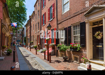 Historische Elfreth Gasse in der Innenstadt von Philadelphia, Pennsylvania, USA Stockfoto
