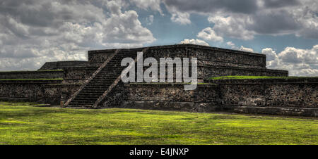 Pyramiden von Teotihuacan, Mexiko, einmal von den Azteken verehrt. Stockfoto