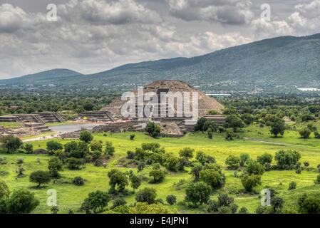 Die alte Pyramide des Mondes. Die zweitgrößte Pyramide in Teotihuacan, Mexiko. Stockfoto