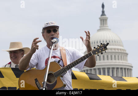 Washington, District Of Columbia, USA. 13. Juli 2014. JOE UEHLEIN spricht während der Cove-Punkt Fracking Protest in Washington, District Of Columbia. Bildnachweis: Reynaldo Leal/ZUMA Wire/ZUMAPRESS.com/Alamy Live-Nachrichten Stockfoto