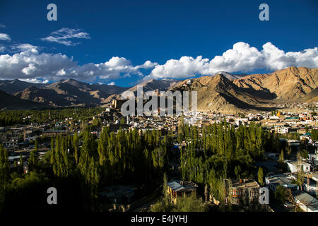 Ansicht von Leh, der Hauptstadt Ladakhs Stockfoto